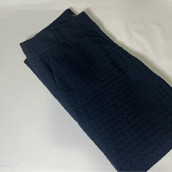 𝅺LOFT Zoe Ankle Navy Blue Eyelet Pants Size 4 - Picture 8 of 11